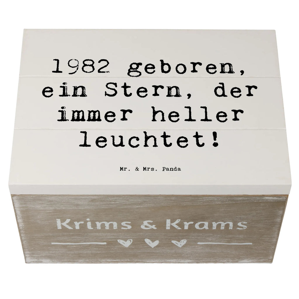 Wooden chest Saying 1982 geboren, ein Stern, der immer heller leuchtet! Dekokiste, Erinnerungskiste, Schatzkiste, XXL, Truhe, Schatulle, Holzkiste, Kiste, Geschenkdose, Geschenkbox, Erinnerungsbox, Aufbewahrungsbox, Geburtstag, Geburtstagsgeschenk, Geschenk