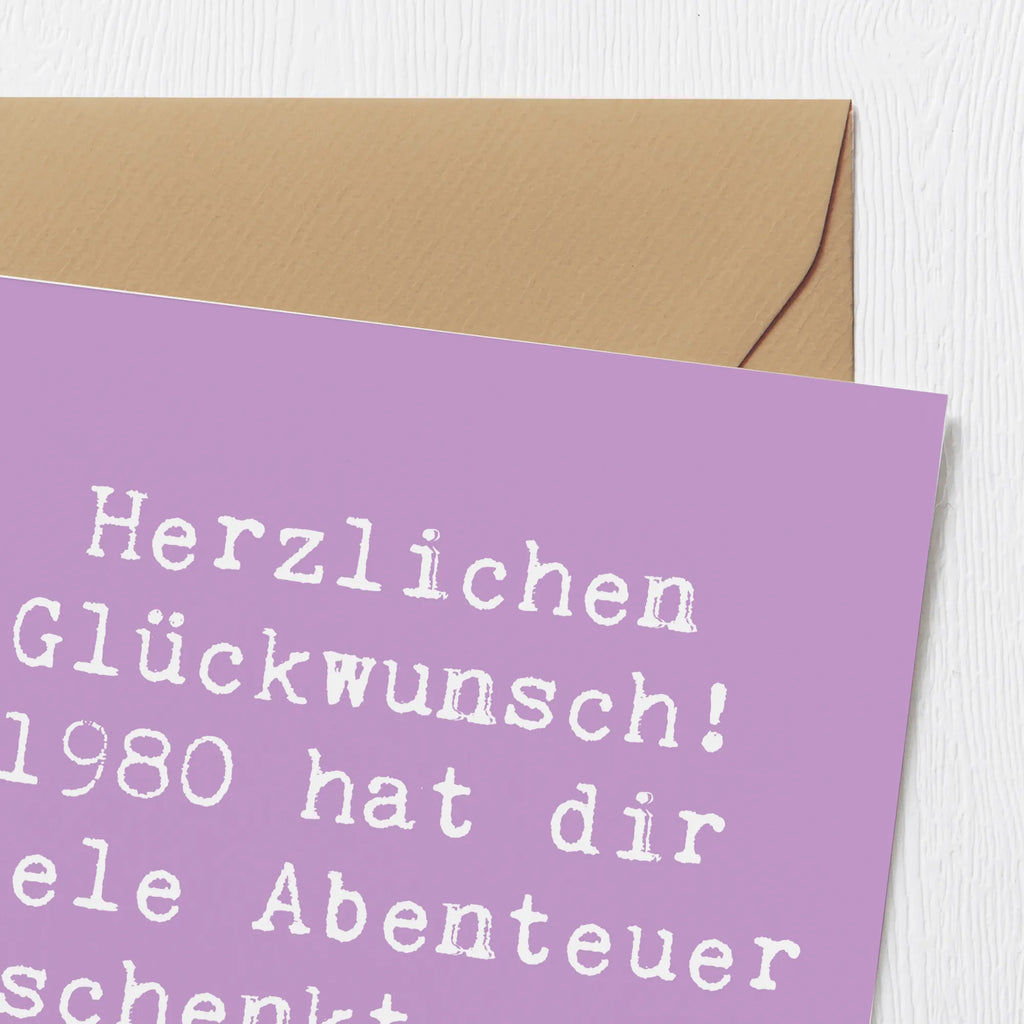 Deluxe Karte Spruch 1980 Geburtstag Abenteuer Karte, Grußkarte, Klappkarte, Einladungskarte, Glückwunschkarte, Hochzeitskarte, Geburtstagskarte, Hochwertige Grußkarte, Hochwertige Klappkarte, Geburtstag, Geburtstagsgeschenk, Geschenk