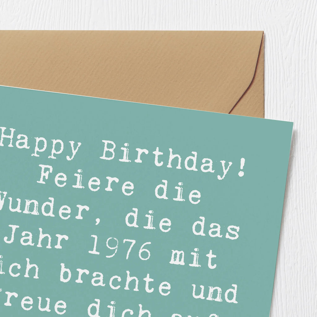 Deluxe Karte Spruch 1976 Geburtstag Karte, Grußkarte, Glückwunschkarte, Hochwertige Klappkarte, Geburtstagskarte, Einladungskarte, Hochzeitskarte, Hochwertige Grußkarte, Klappkarte, Geburtstag, Geburtstagsgeschenk, Geschenk
