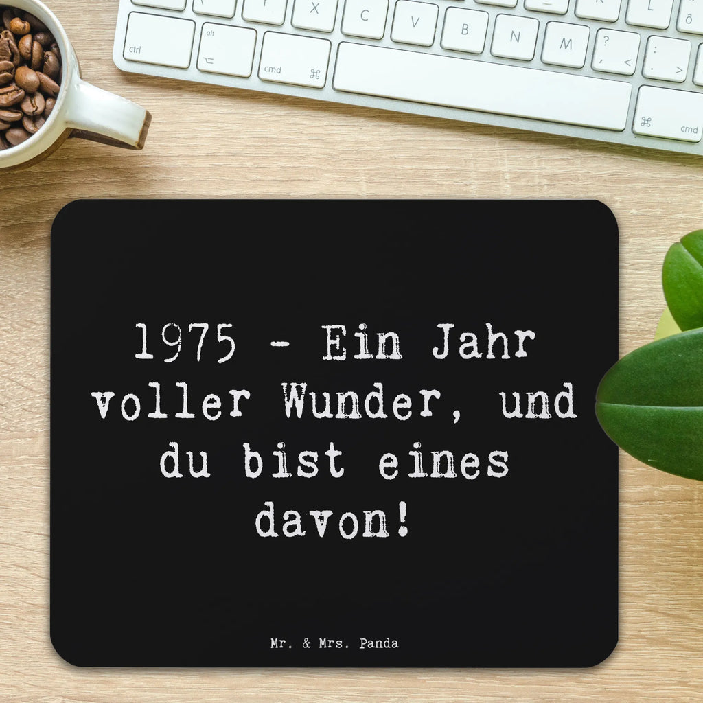 Mauspad Spruch 1975 Geburtstag Wunder Mausunterlage, Arbeitszimmer, Mauspad Büro, PC Zubehör, Einzigartiges Mauspad, Computer zubehör, Büroausstattung, Designer Mauspad, Mousepad, Mauspad, Geburtstag, Geburtstagsgeschenk, Geschenk