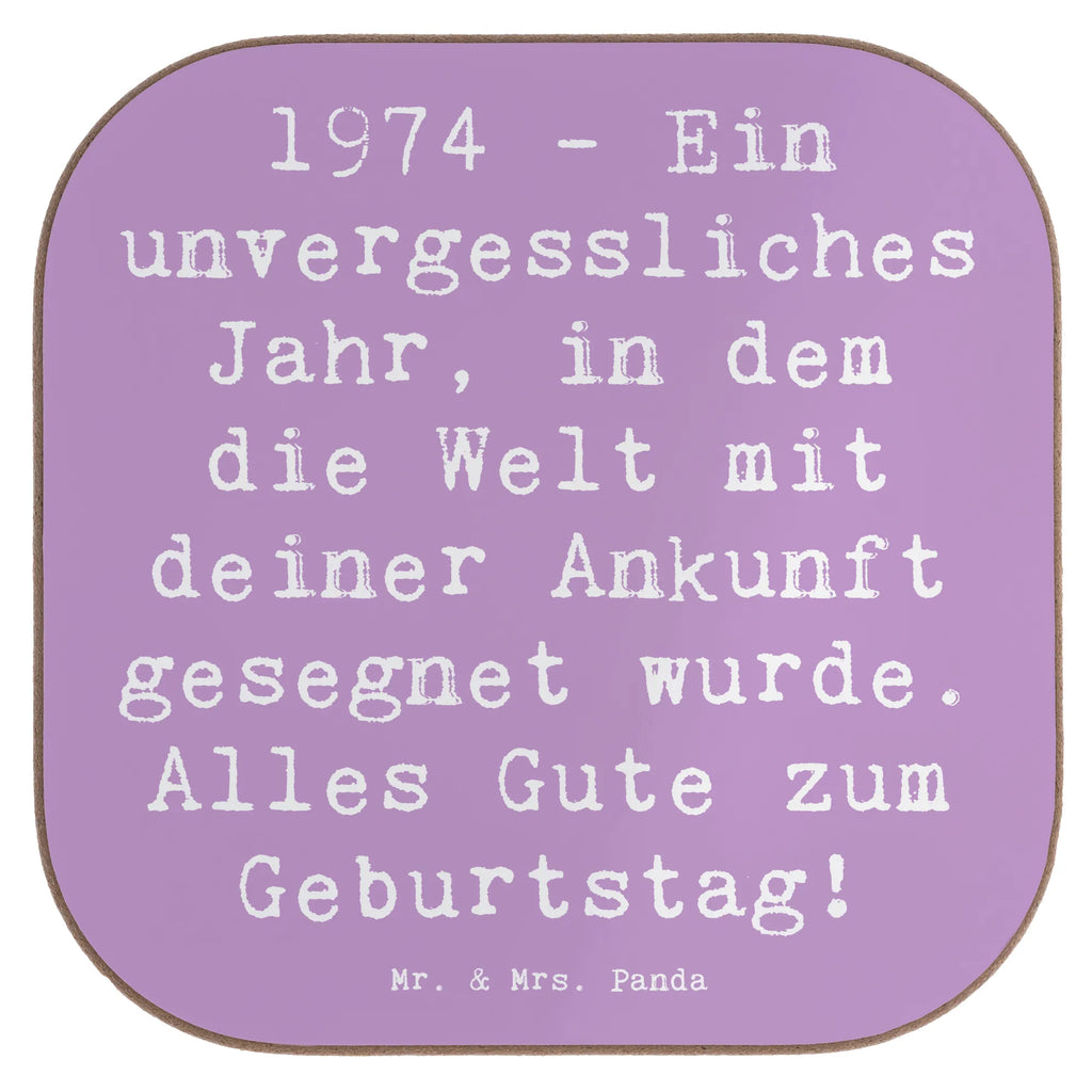 Square coaster Saying 1974 - Ein unvergessliches Jahr, in dem die Welt mit deiner Ankunft gesegnet wurde. Alles Gute zum Geburtstag! Korkuntersetzer, Glasuntersetzer, Untersetzer Gläser, Untersetzer für Gläser, Untersetzer, Tassen Untersetzer, Untersetzer aus Holz, Untersetzer Holz, Untersetzer Design, Holzuntersetzer, Getränkeuntersetzer, Bierdeckel, Geburtstag, Geburtstagsgeschenk, Geschenk