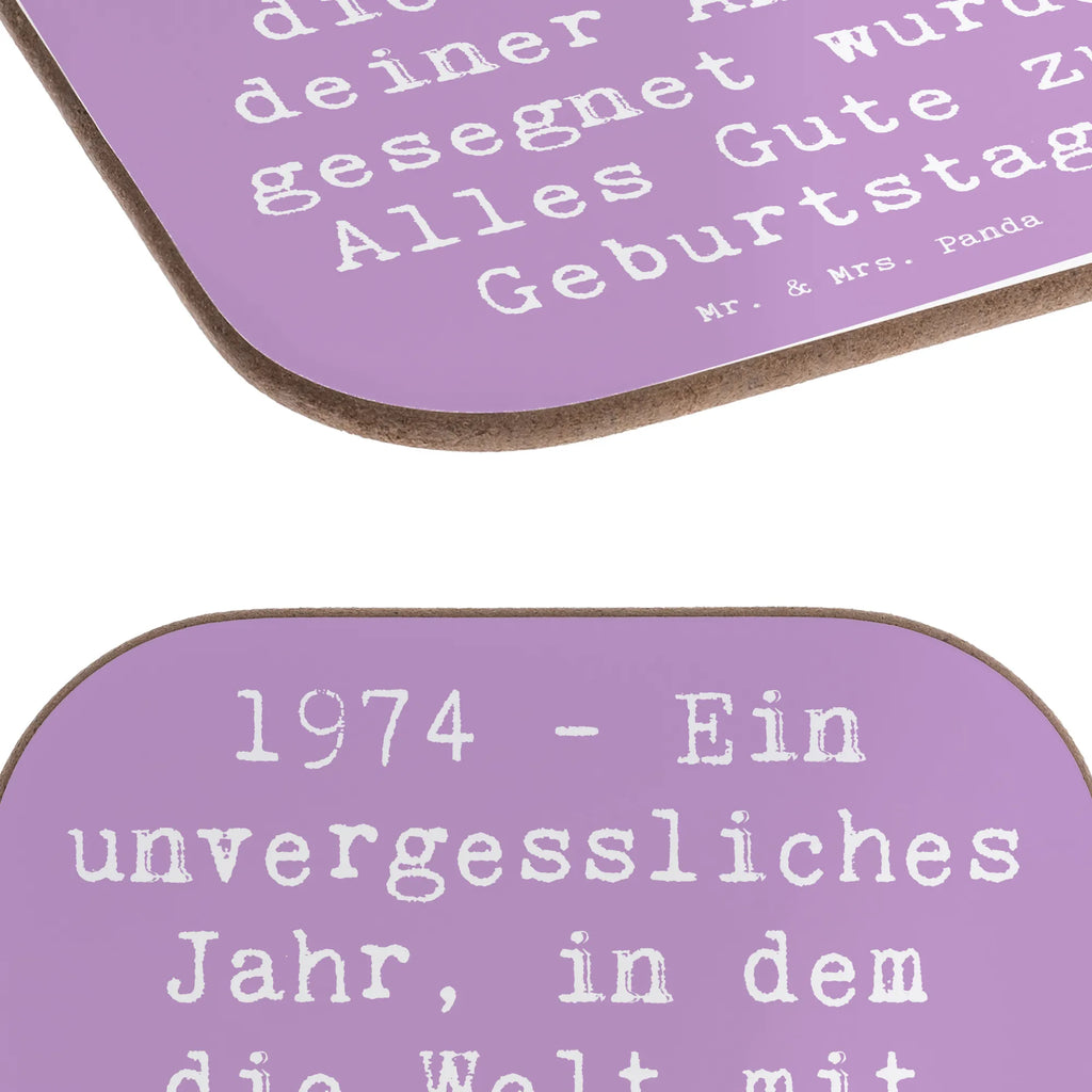 Square coaster Saying 1974 - Ein unvergessliches Jahr, in dem die Welt mit deiner Ankunft gesegnet wurde. Alles Gute zum Geburtstag! Korkuntersetzer, Glasuntersetzer, Untersetzer Gläser, Untersetzer für Gläser, Untersetzer, Tassen Untersetzer, Untersetzer aus Holz, Untersetzer Holz, Untersetzer Design, Holzuntersetzer, Getränkeuntersetzer, Bierdeckel, Geburtstag, Geburtstagsgeschenk, Geschenk