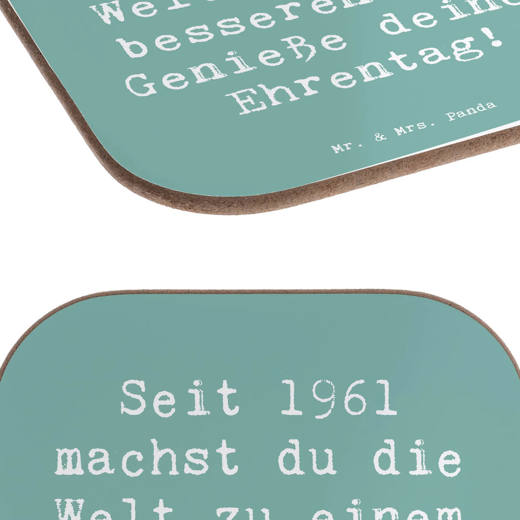 Square coaster Saying Seit 1961 machst du die Welt zu einem besseren Ort. Genieße deinen Ehrentag! Untersetzer für Gläser, Getränkeuntersetzer, Holzuntersetzer, Glasuntersetzer, Untersetzer, Untersetzer Holz, Untersetzer Gläser, Korkuntersetzer, Bierdeckel, Untersetzer aus Holz, Tassen Untersetzer, Untersetzer Design, Geburtstag, Geburtstagsgeschenk, Geschenk