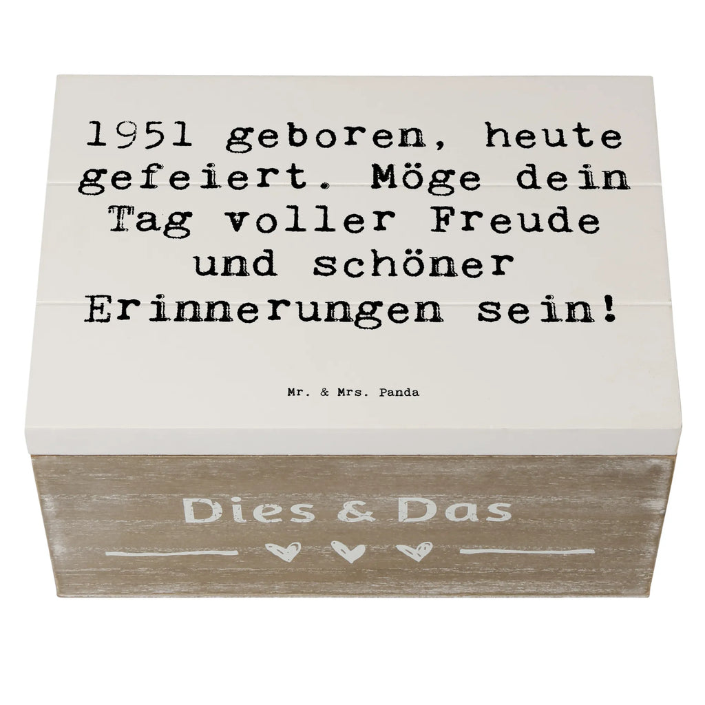 Wooden chest Saying 1951 geboren, heute gefeiert. Möge dein Tag voller Freude und schöner Erinnerungen sein! Aufbewahrungsbox, aufbewahrungskiste mit deckel, Box aus Holz, holzschachtel, Aufbewahrungskiste, Schatulle, Holzbox, Aufbewahrungsbox Holz, Holzkisten, holztruhen, kiste holz, aufbewahrungskisten, truhe holz, Holzkiste mit Deckel, aufbewahrungsboxen, Holz Aufbewahrungsbox, holzkästchen, holzschatulle, Holzbox mit Deckel, Holzkiste, Aufbewahrungsbox aus Holz, aufbewahrungstruhe, box holz, Holztruhe, Holzboxen, Geburtstag, Geburtstagsgeschenk, Geschenk