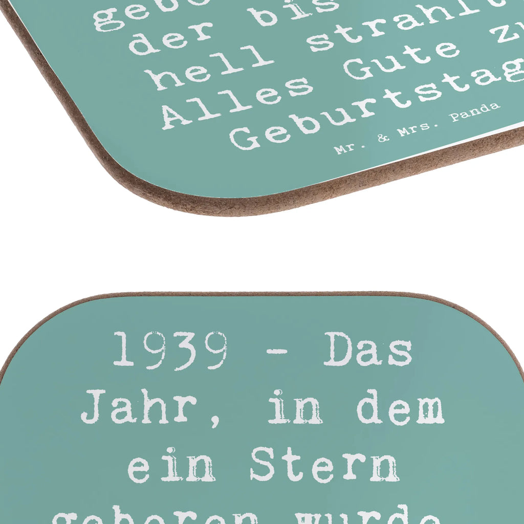 Untersetzer Spruch 1939 Geburtstag Getränkeuntersetzer, Untersetzer Holz, Bierdeckel, Untersetzer, Untersetzer aus Holz, Untersetzer Gläser, Holzuntersetzer, Glasuntersetzer, Korkuntersetzer, Untersetzer für Gläser, Untersetzer Design, Tassen Untersetzer, Geburtstag, Geburtstagsgeschenk, Geschenk
