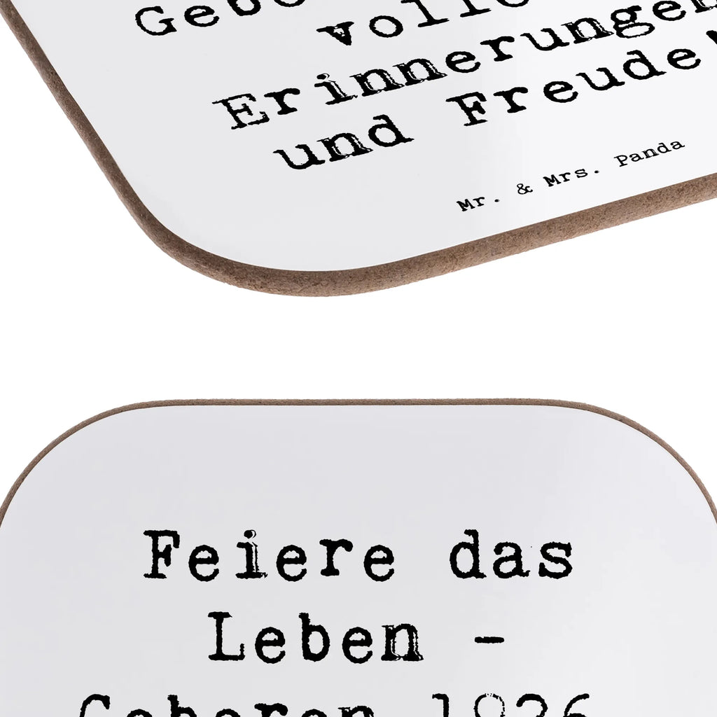 Square coaster Saying Feiere das Leben - Geboren 1926, voller Erinnerungen und Freude! Tassen Untersetzer, Untersetzer Holz, Holzuntersetzer, Untersetzer Design, Bierdeckel, Korkuntersetzer, Untersetzer für Gläser, Getränkeuntersetzer, Untersetzer Gläser, Untersetzer aus Holz, Untersetzer, Glasuntersetzer, Geburtstag, Geburtstagsgeschenk, Geschenk