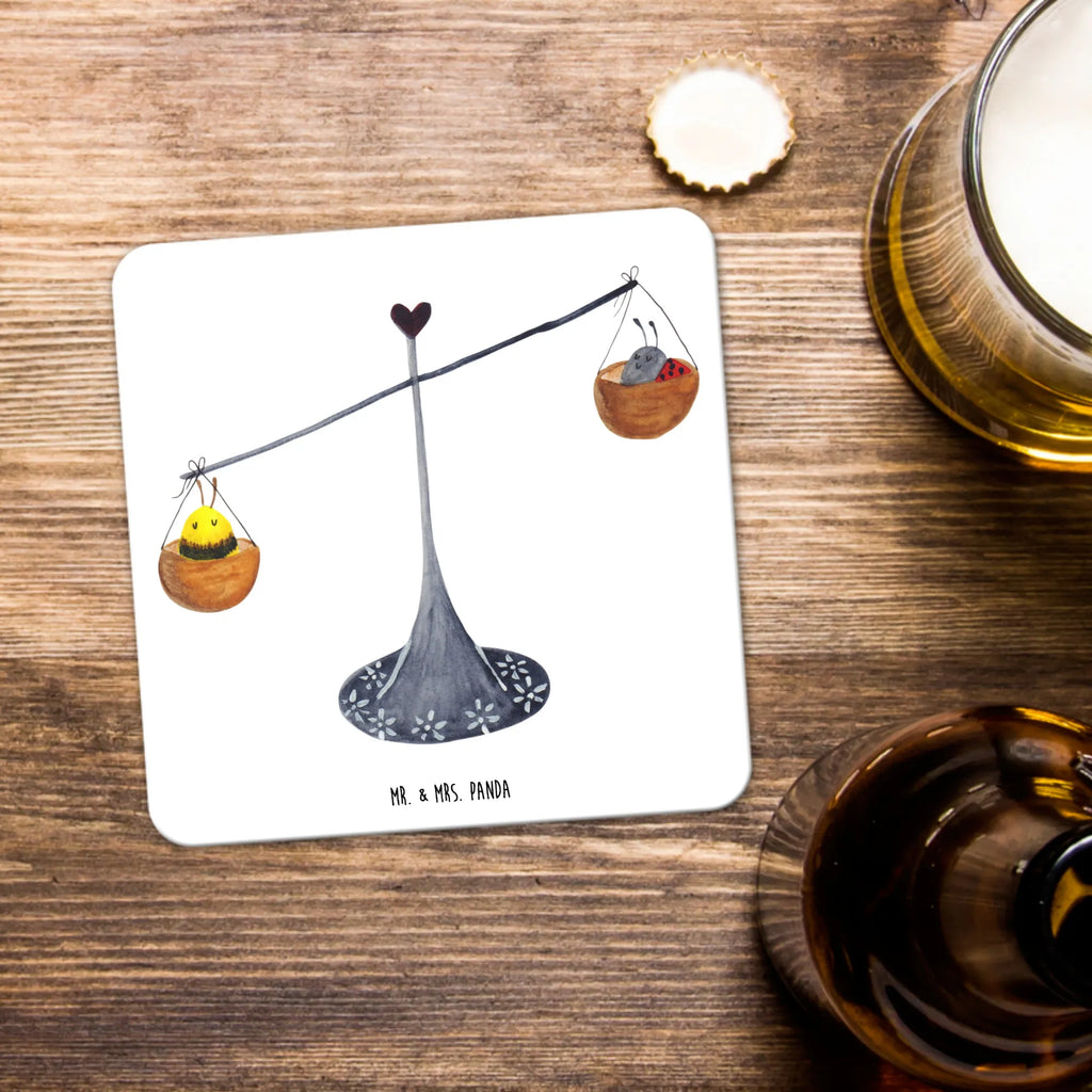 Untersetzer Set Sternzeichen Waage Untersetzer Set, Nachhaltiger Untersetzer, Tischuntersetzer, Getränkeuntersetzer, Design-Untersetzer, Untersetzer für Gläser, Tischschutzuntersetzer, Umweltfreundlicher Untersetzer, Handgemachter Untersetzer, Dekoruntersetzer, Untersetzer Für Getränke, Hitzebeständiger Untersetzer, Getränke­sauguntersetzer, Getränke-Coaster, Untersetzer, Glasuntersetzer, Untersetzer Motiv, Rutschfester Untersetzer, Underlay Für Getränke, Untersetzer Rund, Universaluntersetzer, Untersetzer für Becher, Untersetzer für Tassen, Kunststoffuntersetzer, Untersetzer Eckig, Becheruntersetzer, Coaster, Tassenuntersetzer, Tierkreiszeichen, Sternzeichen, Horoskop, Astrologie, Aszendent, Marienkäfer, Waage, Geschenk Oktober, Geburtstag September, Geburtstag Oktober, Hummel, Geschenk September, Gleichgewicht, Biene, Waage Sternzeichen, Waage Geschenk