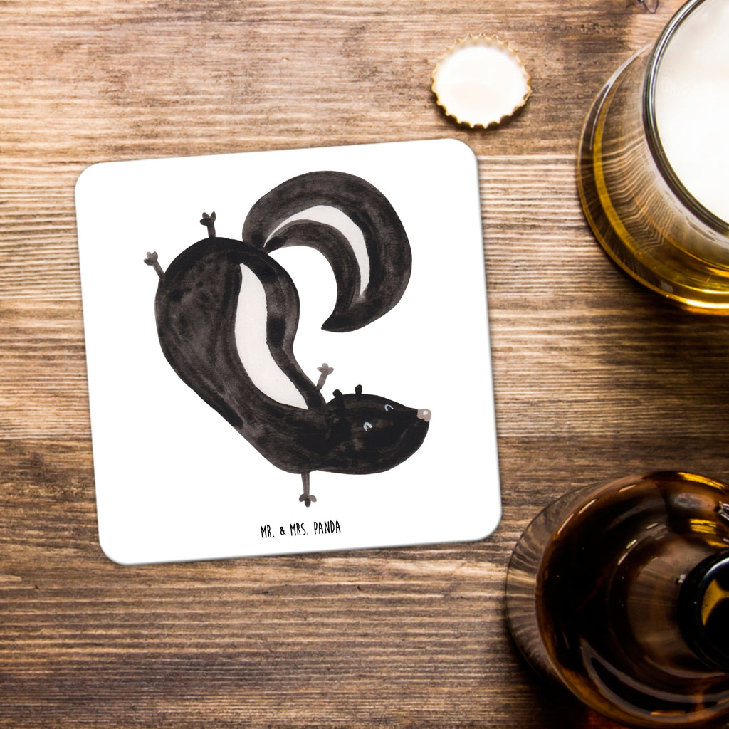 Untersetzer Set Stinktier Handstand Universaluntersetzer, Umweltfreundlicher Untersetzer, Hitzebeständiger Untersetzer, Underlay Für Getränke, Untersetzer Motiv, Untersetzer Eckig, Untersetzer für Gläser, Getränke­sauguntersetzer, Kunststoffuntersetzer, Untersetzer Rund, Becheruntersetzer, Rutschfester Untersetzer, Design-Untersetzer, Untersetzer für Becher, Nachhaltiger Untersetzer, Glasuntersetzer, Untersetzer für Tassen, Tischschutzuntersetzer, Tassenuntersetzer, Tischuntersetzer, Coaster, Untersetzer, Getränkeuntersetzer, Getränke-Coaster, Dekoruntersetzer, Untersetzer Für Getränke, Untersetzer Set, Handgemachter Untersetzer, Stinktier, Skunk, Stinki, Wildtier, Raubtier, Kind, Stinker, verpielt, Spielplatz