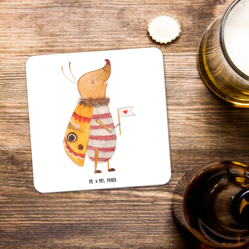 Untersetzer Set Nachtfalter Fähnchen Untersetzer Motiv, Untersetzer Set, Untersetzer, Tischuntersetzer, Tischschutzuntersetzer, Universaluntersetzer, Getränke­sauguntersetzer, Umweltfreundlicher Untersetzer, Untersetzer für Tassen, Untersetzer Rund, Rutschfester Untersetzer, Becheruntersetzer, Getränkeuntersetzer, Dekoruntersetzer, Untersetzer Für Getränke, Untersetzer Eckig, Handgemachter Untersetzer, Kunststoffuntersetzer, Coaster, Nachhaltiger Untersetzer, Hitzebeständiger Untersetzer, Getränke-Coaster, Untersetzer für Gläser, Untersetzer für Becher, Tassenuntersetzer, Design-Untersetzer, Underlay Für Getränke, Glasuntersetzer, Tiermotive, Gute Laune, lustige Sprüche, Tiere, Spruch lustig, süß, niedlich, Käfer, Was kostet die Welt, Spruch witzig, Küche Deko, Nachtfalter