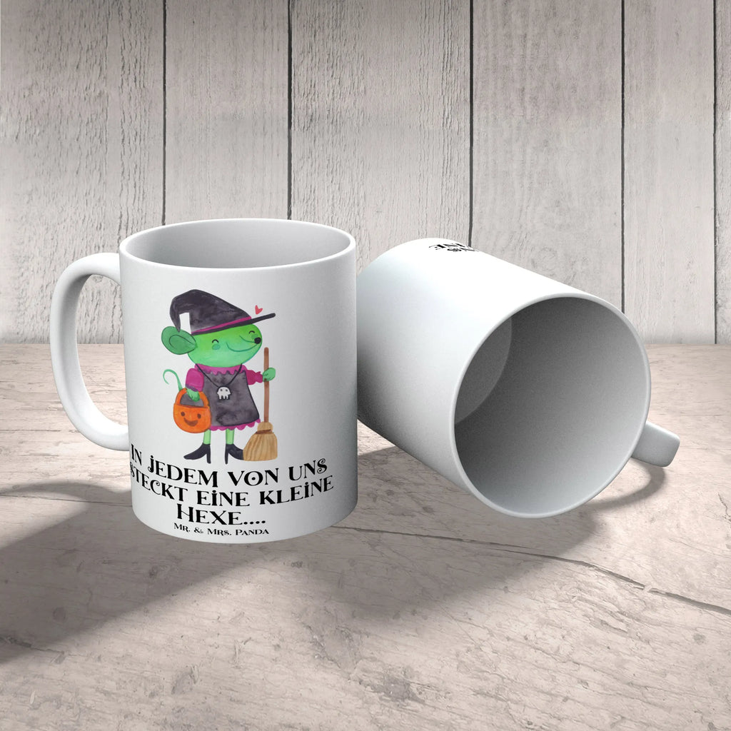 Mug In jedem von uns steckt eine kleine Hexe.... Kaffeetasse, Geschenktasse, Tasse mit Motiven, Porzellantasse, Bürotasse, Tasse mit Zitaten, Tasse, Keramiktasse, Teetasse, Halloween, Deko, Martinssingen, Dekoration, Geschenke, Schenken