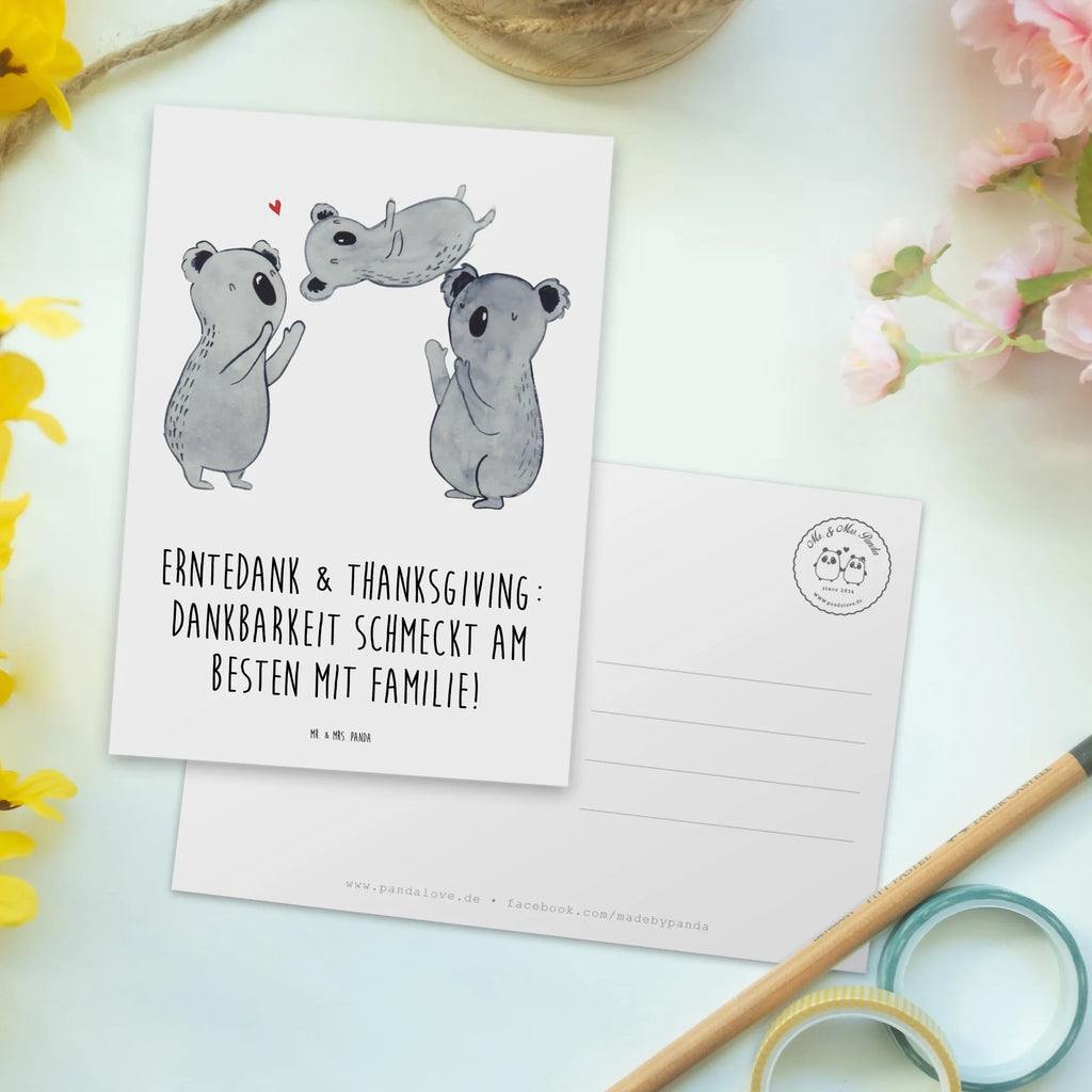 Postcard Erntedank & Thanksgiving: Dankbarkeit schmeckt am besten mit Familie! Ansichtskarten, Karte, Grußkarte, Geburtstagskarte, Dankeskarte, Ansichtskarte, Einladung Geburtstag, Einladungskarten Geburtstag, Einladung, Einladungskarte, Geschenkkarte, Postkarte, Erntedank, Erntedankfest, Erntedank Kindergarten, Erntedankspruch, Erntedank Sprüche, Erntedankfest deko, Erntedank Deko, Erntedank mit Kindern, Thanksgiving