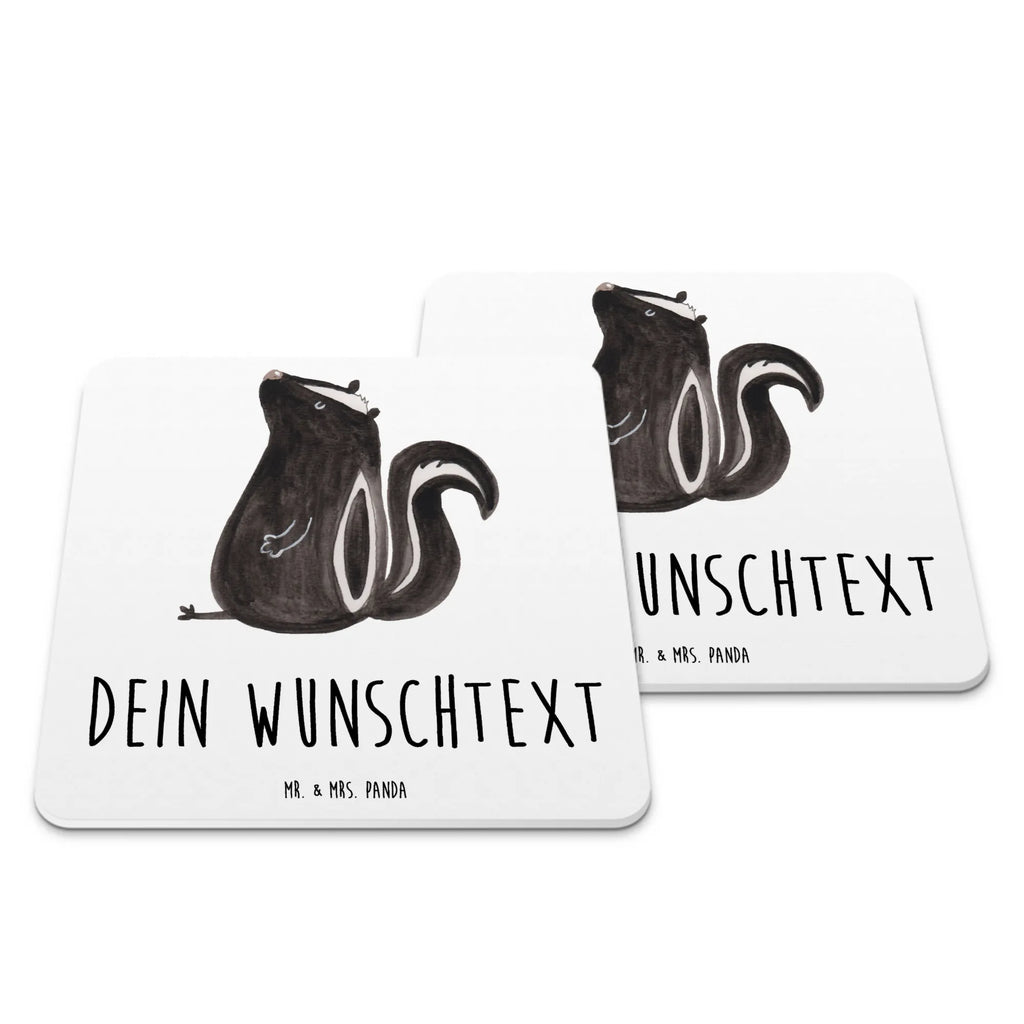 Personalisiertes Untersetzer Set Stinktier Sitzen Untersetzer Set, Untersetzer für Tassen, Untersetzer, Untersetzer mit Sprüchen, Untersetzer mit Namen, Untersetzer Personalisiert, Personalisierte Untersetzer, Glasuntersetzer, Kunststoff Untersetzer, Untersetzer Bedruckt, Stinktier, Skunk, Recht, Stinki, Spruch, Stinker, Besserwisser, Raubtier, Büro, Wildtier