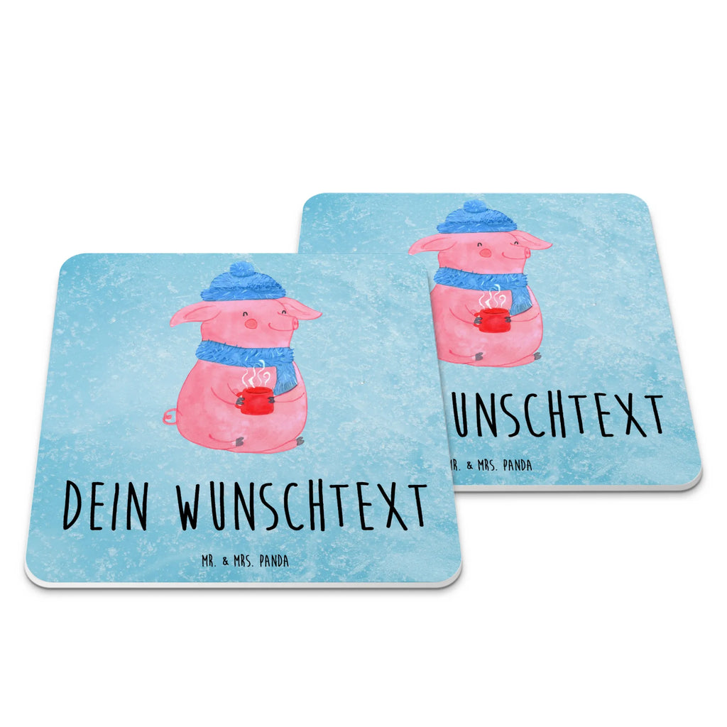 Personalisiertes Untersetzer Set Schwein Glühwein Design-Untersetzer Mit Namensdruck, Tischuntersetzer Mit Namensdruck, Untersetzer Für Gläser Mit Namen, Untersetzer Für Becher Mit Namensgravur, Getränke-Coaster Personalisiert, Getränkeuntersetzer Mit Namen, Eckiges Untersetzer-Set Mit Namensdruck, Tassenuntersetzer Mit Namensgravur, Holzuntersetzer Mit Namen, Universaluntersetzer Mit Namen, Glasuntersetzer Mit Wunschnamen, Personalisierter Getränkeuntersetzer, Korkuntersetzer Mit Namensdruck, Untersetzer Für Tassen Mit Wunschname, Nachhaltiger Untersetzer Mit Wunschname, Tischschutzuntersetzer Mit Namen, Dekoruntersetzer Mit Wunschname, Rundes Untersetzer-Set Mit Wunschname, Filzuntersetzer Mit Wunschname, Kunststoffuntersetzer Mit Wunschname, Coaster Mit Wunschname, Rutschfester Untersetzer Mit Namen, Handgemachter Untersetzer Mit Namen, Hitzebeständiger Untersetzer Mit Wunschname, Umweltfreundlicher Untersetzer Mit Namensgravur, Becheruntersetzer Mit Namen, Motivuntersetzer Mit Wunschname, Winter, Weihnachten, Weihnachtsdeko, Nikolaus, Advent, Heiligabend, Wintermotiv, Weihnachtsmarkt, Glühwein, Glühschwein, Punsch