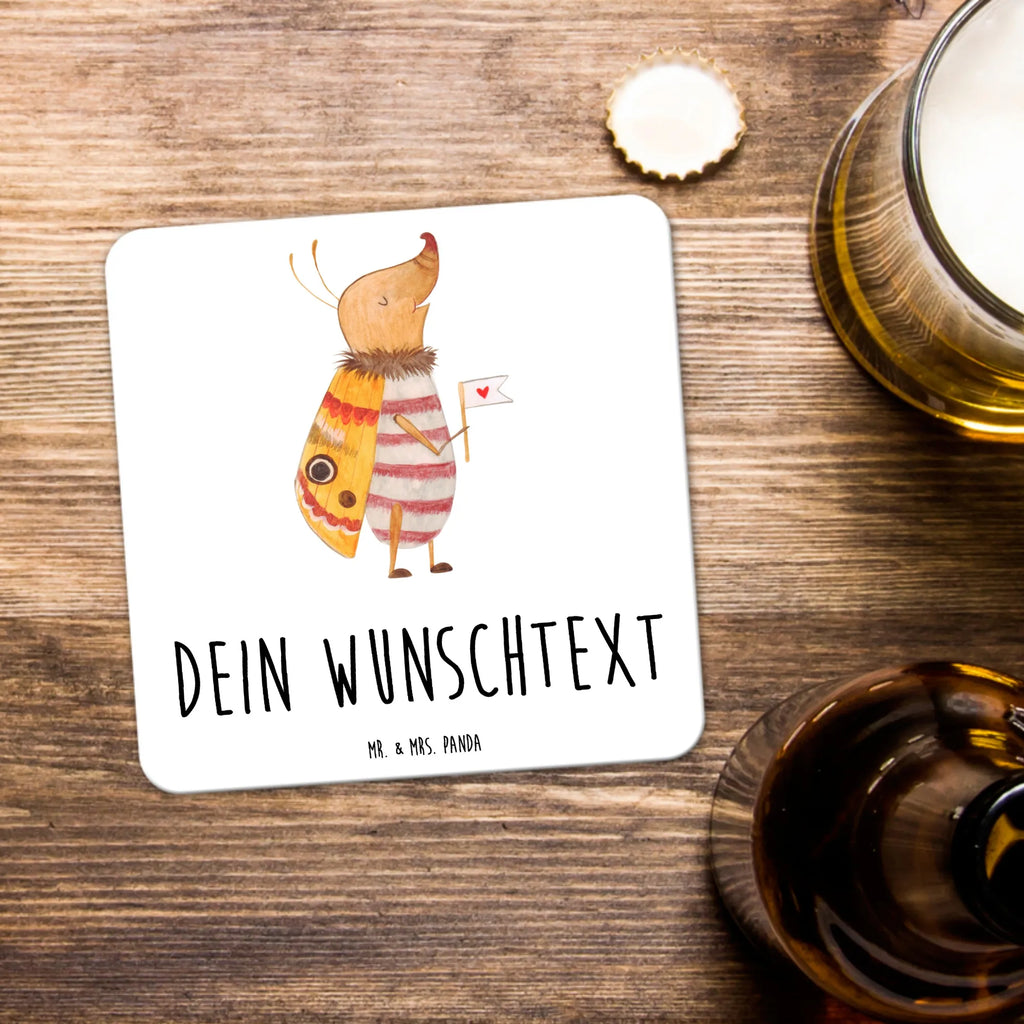 Personalisiertes Untersetzer Set Nachtfalter Fähnchen Design-Untersetzer Mit Namensdruck, Motivuntersetzer Mit Wunschname, Glasuntersetzer Mit Wunschnamen, Eckiges Untersetzer-Set Mit Namensdruck, Untersetzer Für Gläser Mit Namen, Kunststoffuntersetzer Mit Wunschname, Universaluntersetzer Mit Namen, Hitzebeständiger Untersetzer Mit Wunschname, Filzuntersetzer Mit Wunschname, Nachhaltiger Untersetzer Mit Wunschname, Umweltfreundlicher Untersetzer Mit Namensgravur, Tischuntersetzer Mit Namensdruck, Rundes Untersetzer-Set Mit Wunschname, Dekoruntersetzer Mit Wunschname, Tassenuntersetzer Mit Namensgravur, Getränke-Coaster Personalisiert, Personalisierter Getränkeuntersetzer, Tischschutzuntersetzer Mit Namen, Getränkeuntersetzer Mit Namen, Holzuntersetzer Mit Namen, Handgemachter Untersetzer Mit Namen, Coaster Mit Wunschname, Rutschfester Untersetzer Mit Namen, Untersetzer Für Becher Mit Namensgravur, Becheruntersetzer Mit Namen, Korkuntersetzer Mit Namensdruck, Untersetzer Für Tassen Mit Wunschname, Tiermotive, Gute Laune, lustige Sprüche, Tiere, süß, Küche Deko, niedlich, Käfer, Was kostet die Welt, Nachtfalter, Spruch witzig, Spruch lustig