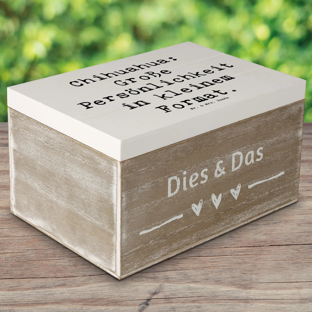 Wooden chest Saying Chihuahua: Große Persönlichkeit in kleinem Format. Geschenkbox, Kiste, Schatulle, Erinnerungskiste, Erinnerungsbox, Geschenkdose, Holzkiste, Truhe, Aufbewahrungsbox, XXL, Schatzkiste, Dekokiste, Hund, Hunderasse, Rassehund, Hundebesitzer, Geschenk, Tierfreund, Schenken, Welpe