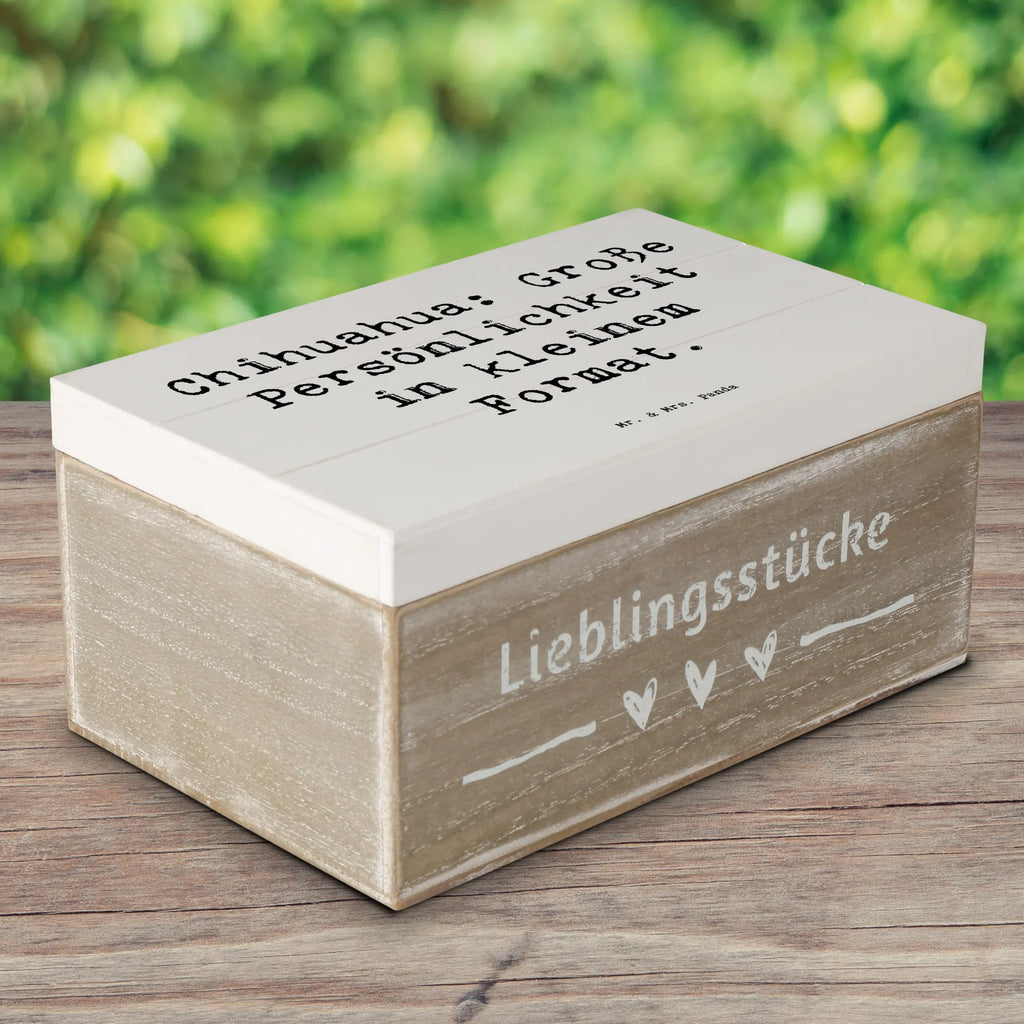 Wooden chest Saying Chihuahua: Große Persönlichkeit in kleinem Format. Geschenkbox, Kiste, Schatulle, Erinnerungskiste, Erinnerungsbox, Geschenkdose, Holzkiste, Truhe, Aufbewahrungsbox, XXL, Schatzkiste, Dekokiste, Hund, Hunderasse, Rassehund, Hundebesitzer, Geschenk, Tierfreund, Schenken, Welpe