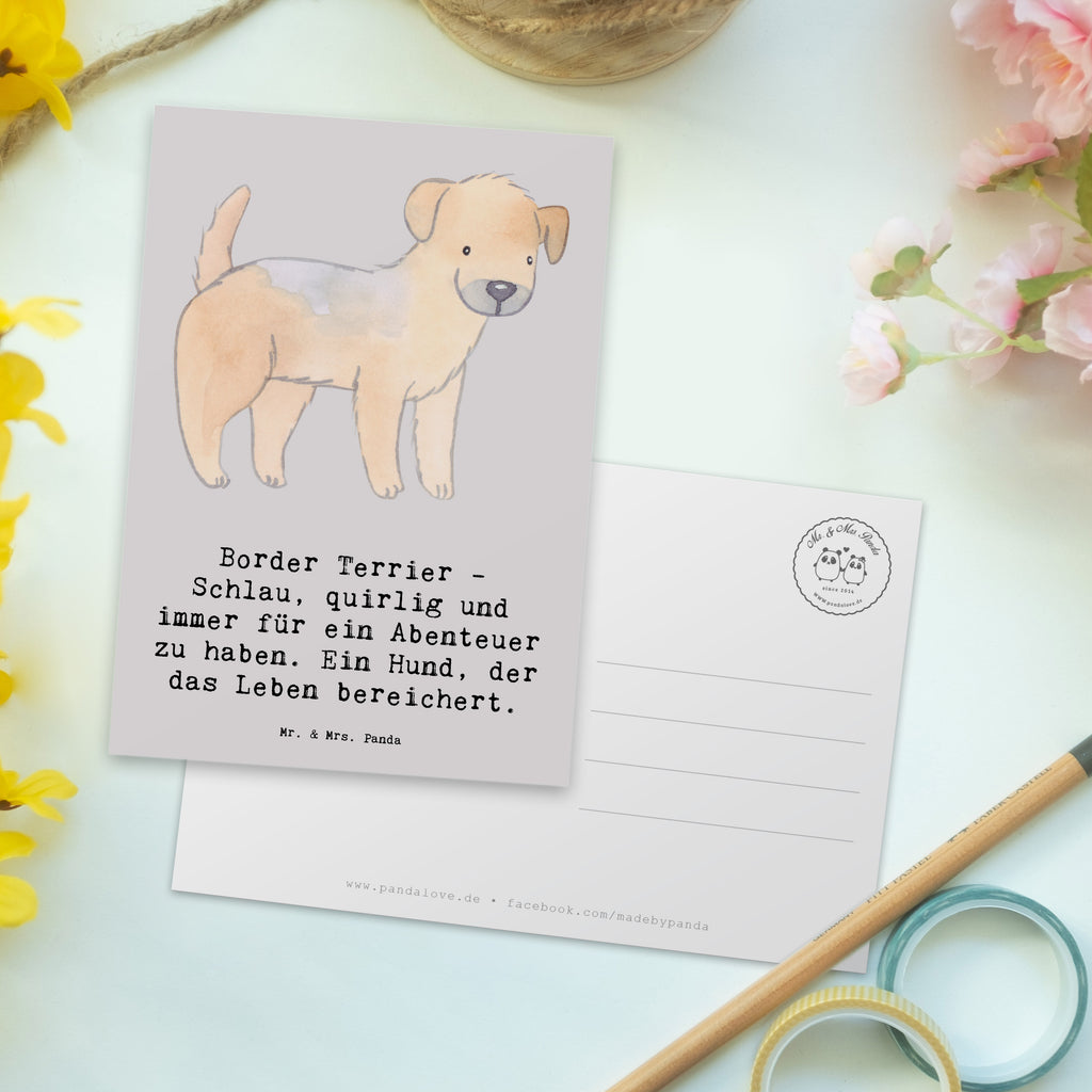 Postcard Border Terrier - Schlau, quirlig und immer für ein Abenteuer zu haben. Ein Hund, der das Leben bereichert. Karte, Geschenkkarte, Einladungskarte, Grußkarte, Postkarte, Ansichtskarte, Einladungskarten Geburtstag, Einladung, Dankeskarte, Ansichtskarten, Einladung Geburtstag, Geburtstagskarte, Hund, Hunderasse, Rassehund, Hundebesitzer, Geschenk, Tierfreund, Schenken, Welpe