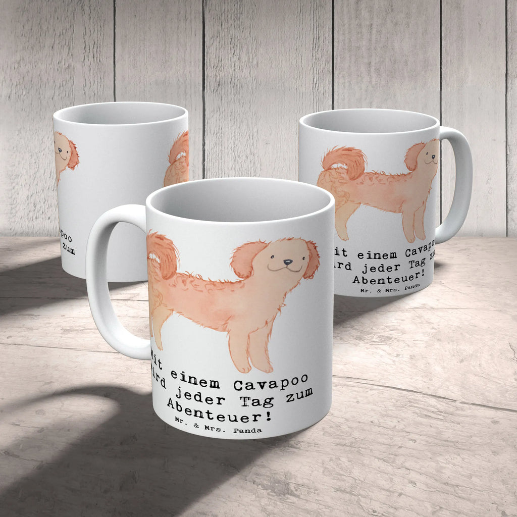 Mug Mit einem Cavapoo wird jeder Tag zum Abenteuer! Tasse mit Zitaten, Teetasse, Bürotasse, Tasse mit Motiven, Porzellantasse, Geschenktasse, Keramiktasse, Kaffeetasse, Tasse, Hund, Hunderasse, Rassehund, Hundebesitzer, Geschenk, Tierfreund, Schenken, Welpe