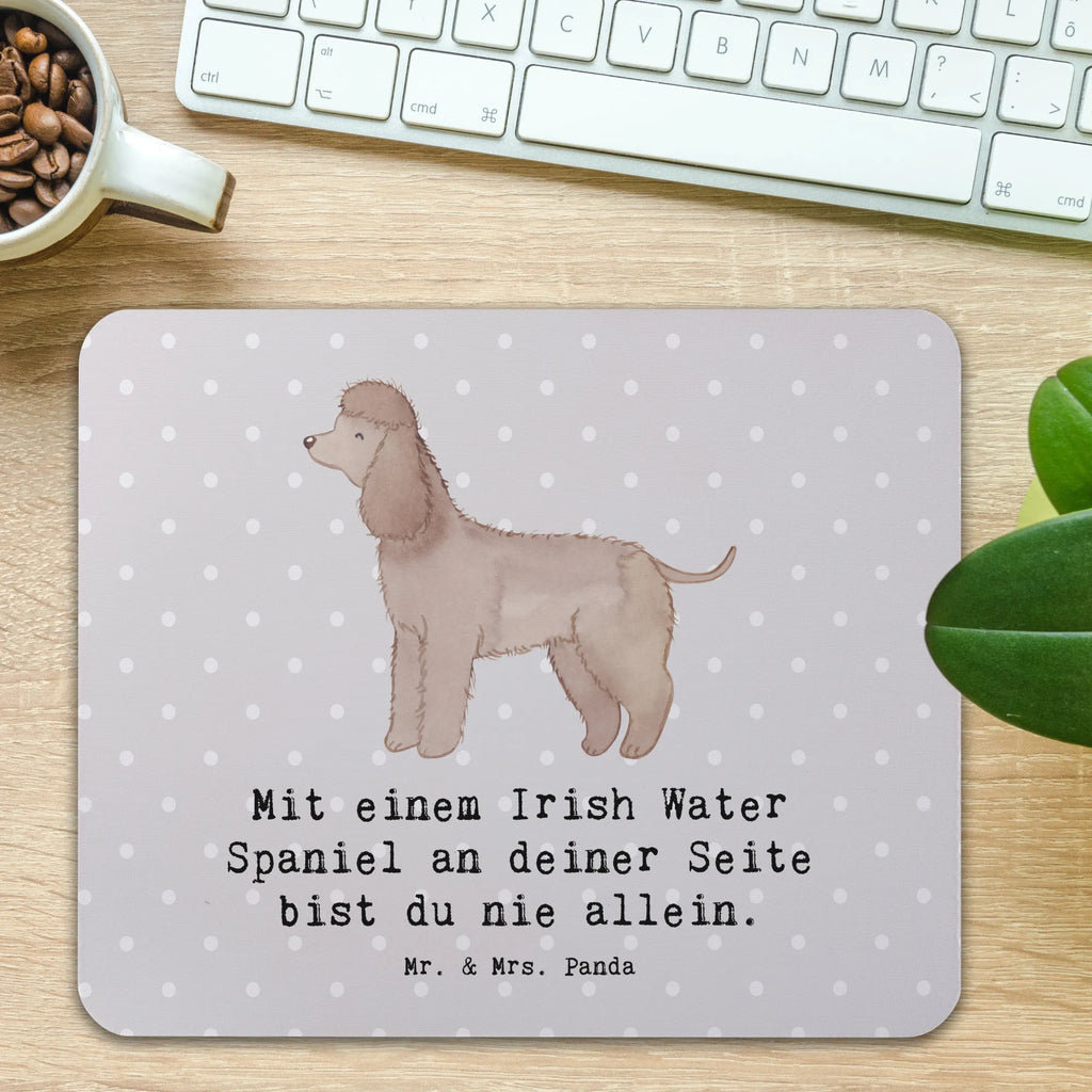Mouse mat Mit einem Irish Water Spaniel an deiner Seite bist du nie allein. Arbeitszimmer, Designer Mauspad, Computer zubehör, Einzigartiges Mauspad, Mauspad, Mousepad, PC Zubehör, Mauspad Büro, Mausunterlage, Büroausstattung, Hund, Hunderasse, Rassehund, Hundebesitzer, Geschenk, Tierfreund, Schenken, Welpe