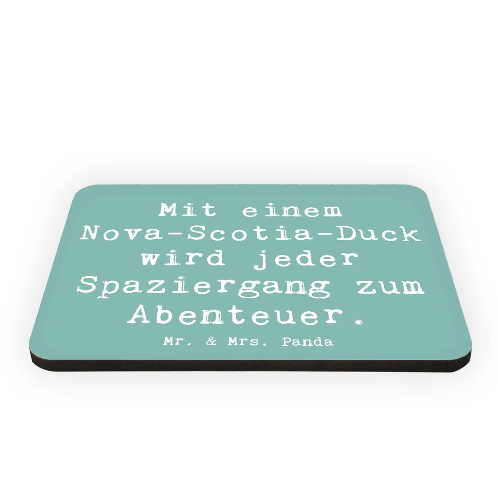 Magnet Saying Mit einem Nova-Scotia-Duck wird jeder Spaziergang zum Abenteuer. Kühlschrank Dekoration, Pinnwandmagnet, Whiteboard Magnet, Motivmagnete, Kühlschrankmagnet, Dekomagnet, Notiz Magnet, Souvenir Magnet, Hund, Hunderasse, Rassehund, Hundebesitzer, Geschenk, Tierfreund, Schenken, Welpe
