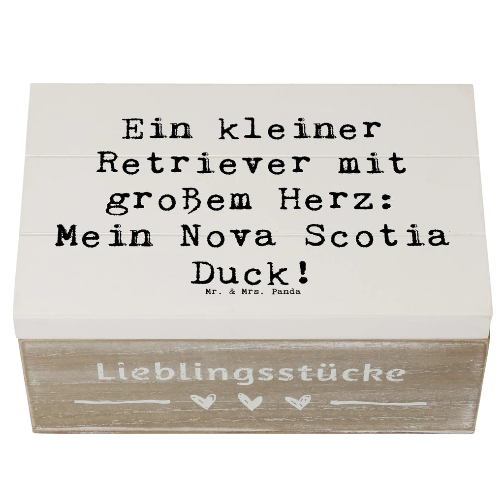 Wooden chest Saying Ein kleiner Retriever mit großem Herz: Mein Nova Scotia Duck! Geschenkdose, Schatulle, Erinnerungsbox, Aufbewahrungsbox, Schatzkiste, Truhe, Dekokiste, Erinnerungskiste, XXL, Geschenkbox, Holzkiste, Kiste, Hund, Hunderasse, Rassehund, Hundebesitzer, Geschenk, Tierfreund, Schenken, Welpe