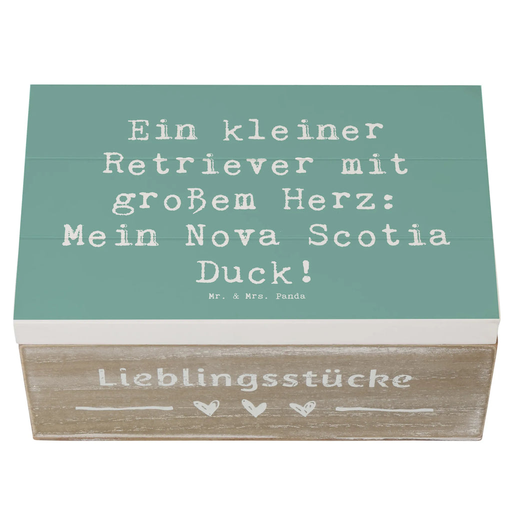 Wooden chest Saying Ein kleiner Retriever mit großem Herz: Mein Nova Scotia Duck! Geschenkdose, Schatulle, Erinnerungsbox, Aufbewahrungsbox, Schatzkiste, Truhe, Dekokiste, Erinnerungskiste, XXL, Geschenkbox, Holzkiste, Kiste, Hund, Hunderasse, Rassehund, Hundebesitzer, Geschenk, Tierfreund, Schenken, Welpe