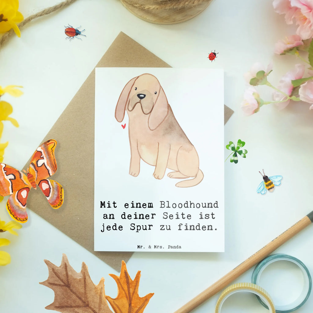 Greetings card Mit einem Bloodhound an deiner Seite ist jede Spur zu finden. Hochzeitskarte, Karte, Glückwunschkarte, Klappkarte, Einladungskarte, Grußkarte, Ansichtskarten, Geburtstagskarte, Hund, Hunderasse, Rassehund, Hundebesitzer, Geschenk, Tierfreund, Schenken, Welpe