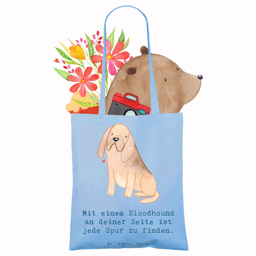 Tote bag Mit einem Bloodhound an deiner Seite ist jede Spur zu finden. Shopper, Stoffbeutel, Beutel, Einkaufstüte, Beuteltasche, Einkaufstasche, Laptoptasche, Badetasche, Tragetasche, Tasche, Jutebeutel, Umhängetasche, Schultertasche, Jutetasche, Stofftasche, Strandtasche, Hund, Hunderasse, Rassehund, Hundebesitzer, Geschenk, Tierfreund, Schenken, Welpe