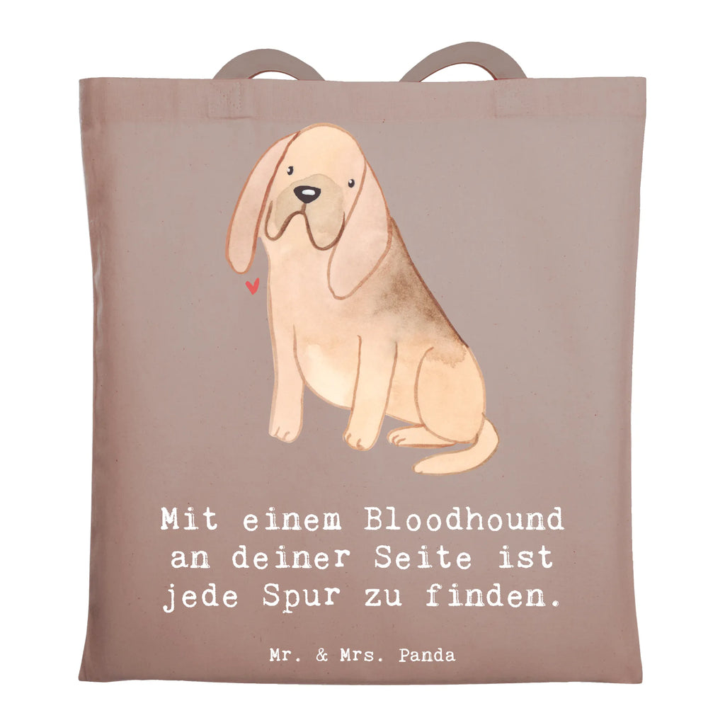 Tote bag Mit einem Bloodhound an deiner Seite ist jede Spur zu finden. Shopper, Stoffbeutel, Beutel, Einkaufstüte, Beuteltasche, Einkaufstasche, Laptoptasche, Badetasche, Tragetasche, Tasche, Jutebeutel, Umhängetasche, Schultertasche, Jutetasche, Stofftasche, Strandtasche, Hund, Hunderasse, Rassehund, Hundebesitzer, Geschenk, Tierfreund, Schenken, Welpe