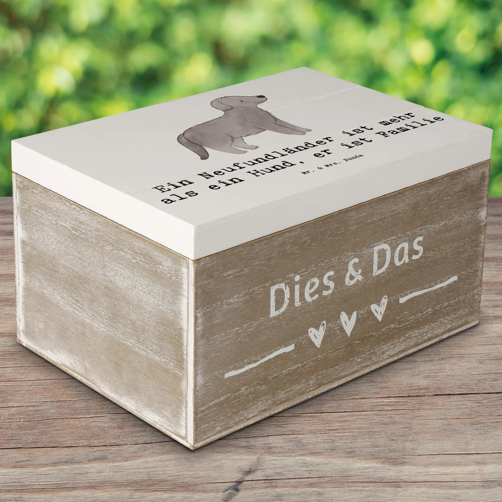 Wooden chest Saying Ein Neufundländer ist mehr als ein Hund, er ist Familie Truhe, Erinnerungskiste, Schatzkiste, XXL, Erinnerungsbox, Holzkiste, Aufbewahrungsbox, Geschenkdose, Geschenkbox, Schatulle, Kiste, Dekokiste, Hund, Hunderasse, Rassehund, Hundebesitzer, Geschenk, Tierfreund, Schenken, Welpe