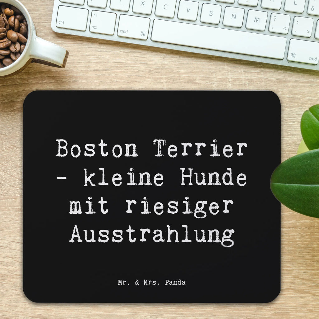 Mouse mat Saying Boston Terrier - kleine Hunde mit riesiger Ausstrahlung Designer Mauspad, Einzigartiges Mauspad, Arbeitszimmer, Mausunterlage, PC Zubehör, Mousepad, Computer zubehör, Büroausstattung, Mauspad, Mauspad Büro, Hund, Hunderasse, Rassehund, Hundebesitzer, Geschenk, Tierfreund, Schenken, Welpe