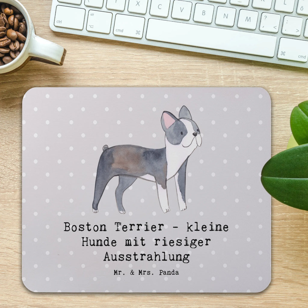 Mouse mat Boston Terrier - kleine Hunde mit riesiger Ausstrahlung Mauspad, Computer zubehör, Mauspad Büro, Büroausstattung, PC Zubehör, Arbeitszimmer, Designer Mauspad, Einzigartiges Mauspad, Mausunterlage, Mousepad, Hund, Hunderasse, Rassehund, Hundebesitzer, Geschenk, Tierfreund, Schenken, Welpe