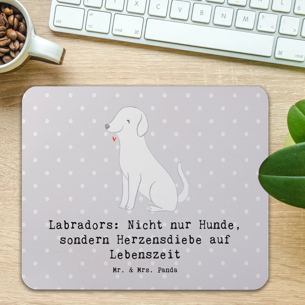 Mouse mat Labradors: Nicht nur Hunde, sondern Herzensdiebe auf Lebenszeit Designer Mauspad, PC Zubehör, Mausunterlage, Computer zubehör, Arbeitszimmer, Einzigartiges Mauspad, Büroausstattung, Mauspad, Mousepad, Mauspad Büro, Hund, Hunderasse, Rassehund, Hundebesitzer, Geschenk, Tierfreund, Schenken, Welpe