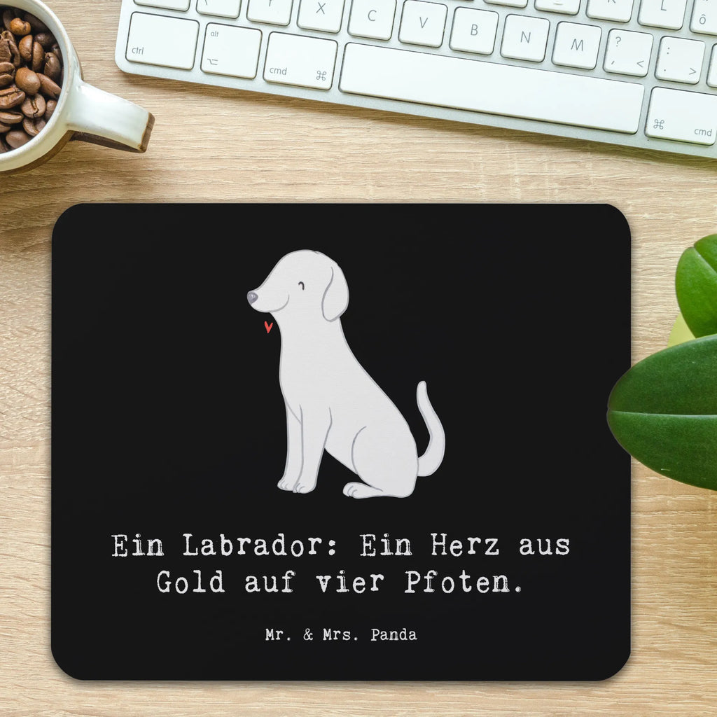 Mouse mat Ein Labrador: Ein Herz aus Gold auf vier Pfoten. Designer Mauspad, Mauspad Büro, Büroausstattung, Einzigartiges Mauspad, Mausunterlage, Mousepad, Mauspad, Arbeitszimmer, Computer zubehör, PC Zubehör, Hund, Hunderasse, Rassehund, Hundebesitzer, Geschenk, Tierfreund, Schenken, Welpe