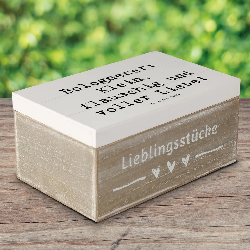 Wooden chest Saying Bologneser: Klein, flauschig und voller Liebe! Dekokiste, Schatulle, Truhe, Geschenkbox, Erinnerungsbox, XXL, Kiste, Schatzkiste, Holzkiste, Erinnerungskiste, Geschenkdose, Aufbewahrungsbox, Hund, Hunderasse, Rassehund, Hundebesitzer, Geschenk, Tierfreund, Schenken, Welpe