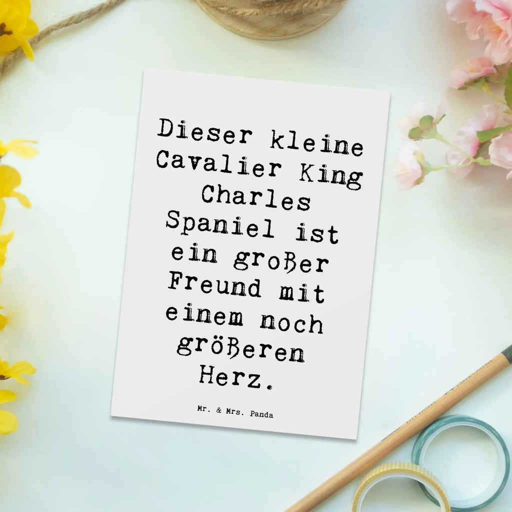 Postcard Saying Dieser kleine Cavalier King Charles Spaniel ist ein großer Freund mit einem noch größeren Herz. Karte, Ansichtskarten, Geburtstagskarte, Einladung, Dankeskarte, Einladung Geburtstag, Geschenkkarte, Einladungskarte, Postkarte, Einladungskarten Geburtstag, Grußkarte, Ansichtskarte, Hund, Hunderasse, Rassehund, Hundebesitzer, Geschenk, Tierfreund, Schenken, Welpe