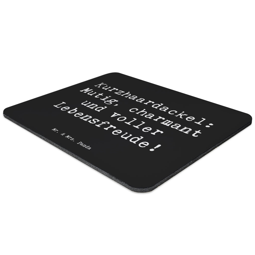 Mouse mat Saying Kurzhaardackel: Mutig, charmant und voller Lebensfreude! Mausunterlage, Mauspad, Computer zubehör, Designer Mauspad, Büroausstattung, Mousepad, Mauspad Büro, Arbeitszimmer, Einzigartiges Mauspad, PC Zubehör, Hund, Hunderasse, Rassehund, Hundebesitzer, Geschenk, Tierfreund, Schenken, Welpe