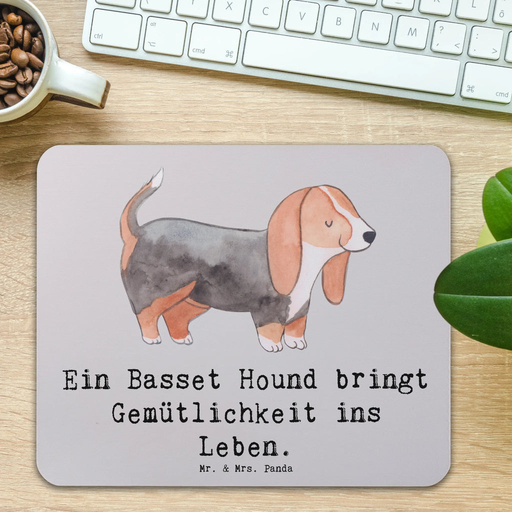 Mouse mat Ein Basset Hound bringt Gemütlichkeit ins Leben. PC Zubehör, Mauspad, Mausunterlage, Einzigartiges Mauspad, Computer zubehör, Designer Mauspad, Arbeitszimmer, Büroausstattung, Mauspad Büro, Mousepad, Hund, Hunderasse, Rassehund, Hundebesitzer, Geschenk, Tierfreund, Schenken, Welpe