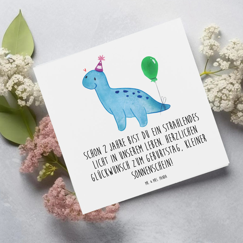 Deluxe Card Schon 2 Jahre bist du ein strahlendes Licht in unserem Leben. Herzlichen Glückwunsch zum Geburtstag, kleiner Sonnenschein! Hochwertige Klappkarte, Einladungskarte, Klappkarte, Karte, Geburtstagskarte, Glückwunschkarte, Hochwertige Grußkarte, Hochzeitskarte, Grußkarte, Geburtstag, Geburtstagsgeschenk, Geschenk