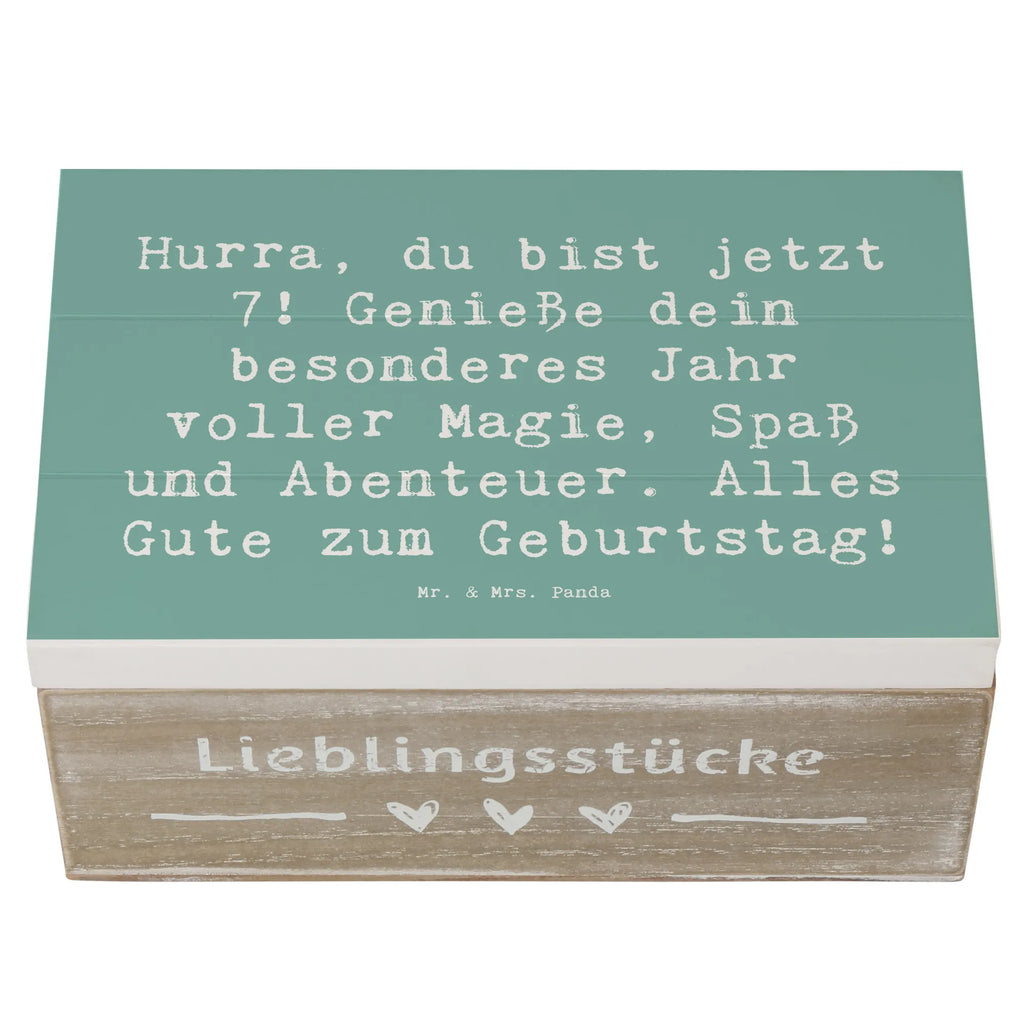 Wooden chest Saying Hurra, du bist jetzt 7! Genieße dein besonderes Jahr voller Magie, Spaß und Abenteuer. Alles Gute zum Geburtstag! Geschenkdose, Holzkiste, Aufbewahrungsbox, Erinnerungsbox, Truhe, Schatulle, Dekokiste, Erinnerungskiste, Schatzkiste, Geschenkbox, XXL, Kiste, Geburtstag, Geburtstagsgeschenk, Geschenk