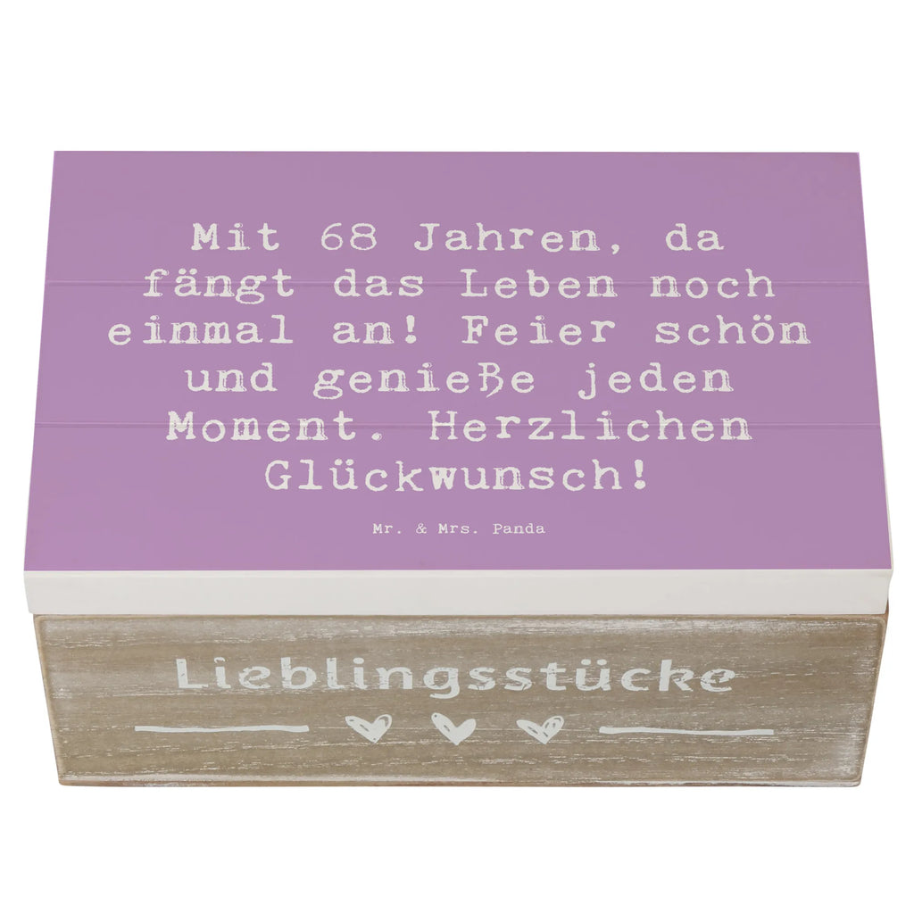 Wooden chest Saying Mit 68 Jahren, da fängt das Leben noch einmal an! Feier schön und genieße jeden Moment. Herzlichen Glückwunsch! Kiste, Dekokiste, Geschenkdose, Holzkiste, Geschenkbox, Schatzkiste, Erinnerungskiste, Truhe, Erinnerungsbox, Aufbewahrungsbox, XXL, Schatulle, Geburtstag, Geburtstagsgeschenk, Geschenk