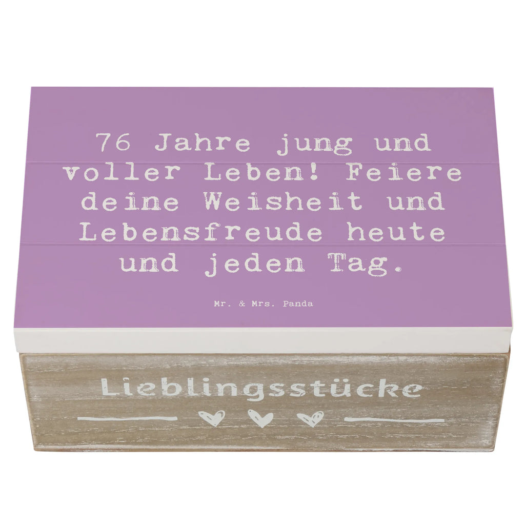 Holzkiste Spruch 76. Geburtstag Jung und Lebendig Schatzkiste, schmucktruhe, fotokiste, fotobox, geschenkkiste, Box aus Holz, Aufbewahrungsbox, Aufbewahrungskiste, Holzbox, Holz Aufbewahrungsbox, aufbewahrungskiste mit deckel, Holztruhe, Kiste mit Deckel, Aufbewahrungsbox aus Holz, Holzkiste mit Deckel, Box, Erinnerungskiste, geschenkbox mit deckel, Aufbewahrungstruhe, schmuckkiste, Erinnerungsbox, holzschatulle, Geschenkbox, holzschachtel, schatzkiste holz, Kiste, truhe mit deckel, Holzbox mit Deckel, box holz, Holzkiste, schatztruhe, holzkästchen, Aufbewahrungsbox Holz, geschenkbox holz, truhe holz, erinnerungsbox holz, Schatulle, schmuckbox, Truhe, kiste holz, Geschenk, Geburtstag, Geburtstagsgeschenk