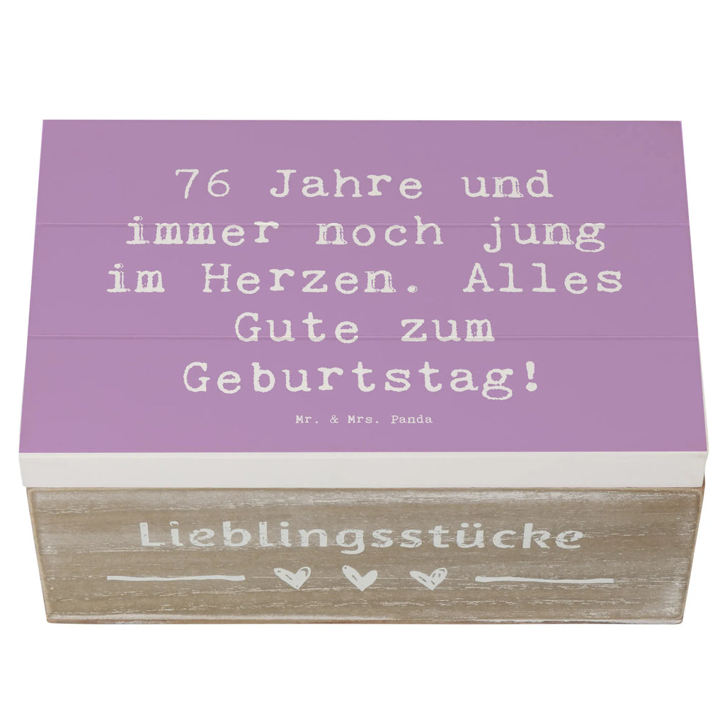 Wooden chest Saying 76 Jahre und immer noch jung im Herzen. Alles Gute zum Geburtstag! Kiste, geschenkbox mit deckel, Holzkiste mit Deckel, Schatulle, erinnerungsbox holz, geschenkkiste, schmuckkiste, Holztruhe, fotobox, Holzbox mit Deckel, truhe mit deckel, fotokiste, schatztruhe, truhe holz, aufbewahrungskiste mit deckel, Holzbox, schmuckbox, box holz, Erinnerungskiste, Aufbewahrungstruhe, Box, schmucktruhe, Aufbewahrungsbox, Aufbewahrungskiste, Truhe, Aufbewahrungsbox Holz, Holzkiste, Geschenkbox, Kiste mit Deckel, Aufbewahrungsbox aus Holz, Schatzkiste, holzschatulle, holzkästchen, schatzkiste holz, geschenkbox holz, kiste holz, holzschachtel, Box aus Holz, Erinnerungsbox, Holz Aufbewahrungsbox, Geschenk, Geburtstag, Geburtstagsgeschenk