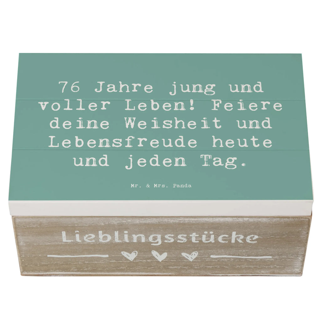 Holzkiste Spruch 76. Geburtstag Jung und Lebendig Schatzkiste, schmucktruhe, fotokiste, fotobox, geschenkkiste, Box aus Holz, Aufbewahrungsbox, Aufbewahrungskiste, Holzbox, Holz Aufbewahrungsbox, aufbewahrungskiste mit deckel, Holztruhe, Kiste mit Deckel, Aufbewahrungsbox aus Holz, Holzkiste mit Deckel, Box, Erinnerungskiste, geschenkbox mit deckel, Aufbewahrungstruhe, schmuckkiste, Erinnerungsbox, holzschatulle, Geschenkbox, holzschachtel, schatzkiste holz, Kiste, truhe mit deckel, Holzbox mit Deckel, box holz, Holzkiste, schatztruhe, holzkästchen, Aufbewahrungsbox Holz, geschenkbox holz, truhe holz, erinnerungsbox holz, Schatulle, schmuckbox, Truhe, kiste holz, Geschenk, Geburtstag, Geburtstagsgeschenk