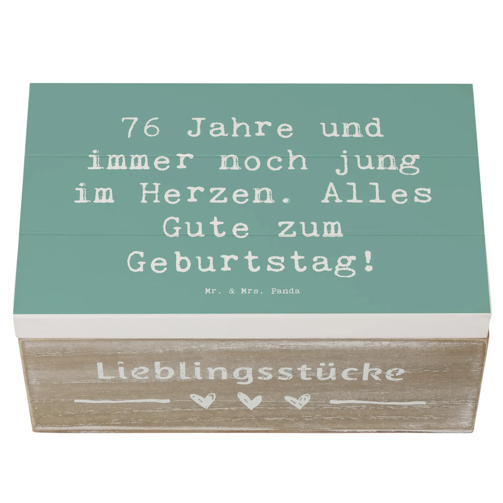 Wooden chest Saying 76 Jahre und immer noch jung im Herzen. Alles Gute zum Geburtstag! Kiste, geschenkbox mit deckel, Holzkiste mit Deckel, Schatulle, erinnerungsbox holz, geschenkkiste, schmuckkiste, Holztruhe, fotobox, Holzbox mit Deckel, truhe mit deckel, fotokiste, schatztruhe, truhe holz, aufbewahrungskiste mit deckel, Holzbox, schmuckbox, box holz, Erinnerungskiste, Aufbewahrungstruhe, Box, schmucktruhe, Aufbewahrungsbox, Aufbewahrungskiste, Truhe, Aufbewahrungsbox Holz, Holzkiste, Geschenkbox, Kiste mit Deckel, Aufbewahrungsbox aus Holz, Schatzkiste, holzschatulle, holzkästchen, schatzkiste holz, geschenkbox holz, kiste holz, holzschachtel, Box aus Holz, Erinnerungsbox, Holz Aufbewahrungsbox, Geschenk, Geburtstag, Geburtstagsgeschenk