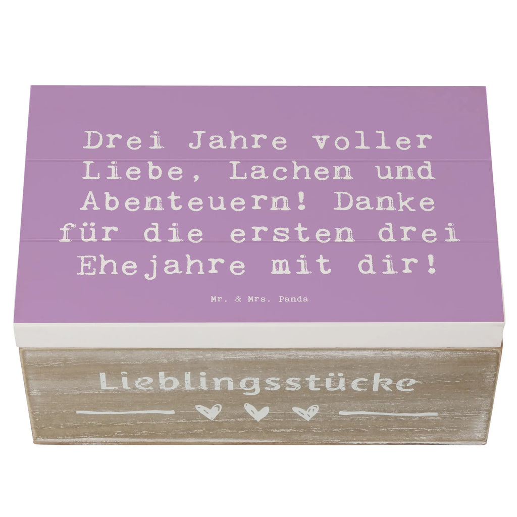 Wooden chest Saying Drei Jahre voller Liebe, Lachen und Abenteuern! Danke für die ersten drei Ehejahre mit dir! Kiste, Geschenkbox, Schatzkiste, Truhe, Dekokiste, Holzkiste, Erinnerungskiste, Erinnerungsbox, Aufbewahrungsbox, Schatulle, Geschenkdose, XXL, Hochzeit, Hochzeitsgeschenk, Ehe, Hochzeitsfeier, Trauung, Trauungsgeschenk, Hochzeitskarte, Verlobungsfeier, Verlobungsgeschenk, Hochzeitsgeschenkideen, Hochzeitsgeschenke für Brautpaar