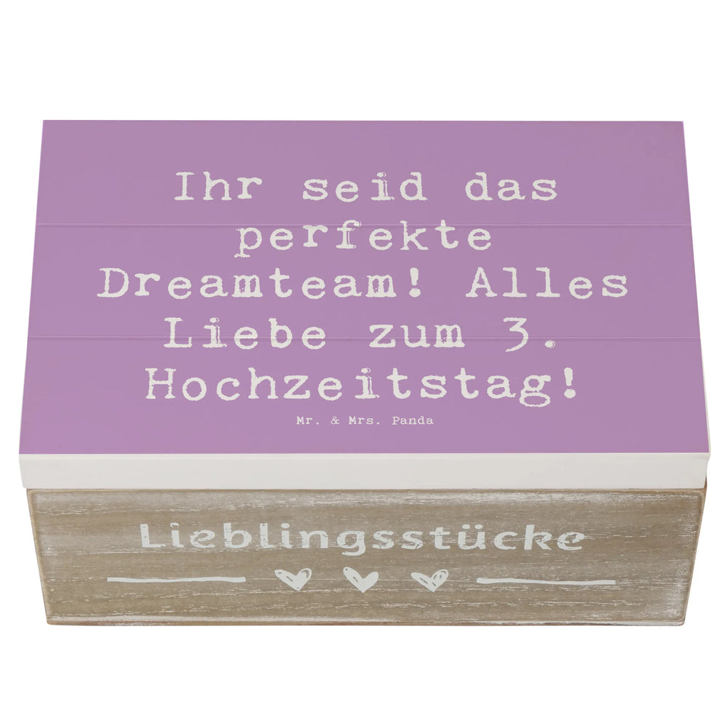 Holzkiste Spruch 3. Hochzeitstag Lederhochzeit Dreamteam holztruhen, Holzkiste mit Deckel, Holz Aufbewahrungsbox, aufbewahrungskisten, holzschatulle, Schatulle, truhe holz, aufbewahrungskiste mit deckel, Holztruhe, kiste holz, Box aus Holz, Holzbox, Aufbewahrungskiste, Aufbewahrungsbox aus Holz, Holzbox mit Deckel, Aufbewahrungsbox, Holzboxen, holzkästchen, aufbewahrungstruhe, aufbewahrungsboxen, box holz, Aufbewahrungsbox Holz, Holzkisten, holzschachtel, Holzkiste, Trauungsgeschenk, Hochzeitsgeschenk, Trauung, Ehe, Hochzeitsfeier, Verlobungsfeier, Hochzeitskarte, Hochzeitsgeschenke für Brautpaar, Verlobungsgeschenk, Hochzeitsgeschenkideen, Hochzeit