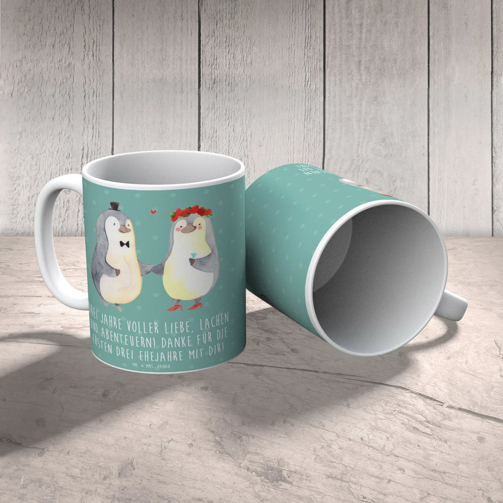 Mug Drei Jahre voller Liebe, Lachen und Abenteuern! Danke für die ersten drei Ehejahre mit dir! Geschenktasse, Tasse mit Zitaten, Bürotasse, Tasse mit Motiven, Kaffeetasse, Porzellantasse, Teetasse, Tasse, Keramiktasse, Hochzeit, Hochzeitsgeschenk, Ehe, Hochzeitsfeier, Trauung, Trauungsgeschenk, Hochzeitskarte, Verlobungsfeier, Verlobungsgeschenk, Hochzeitsgeschenkideen, Hochzeitsgeschenke für Brautpaar
