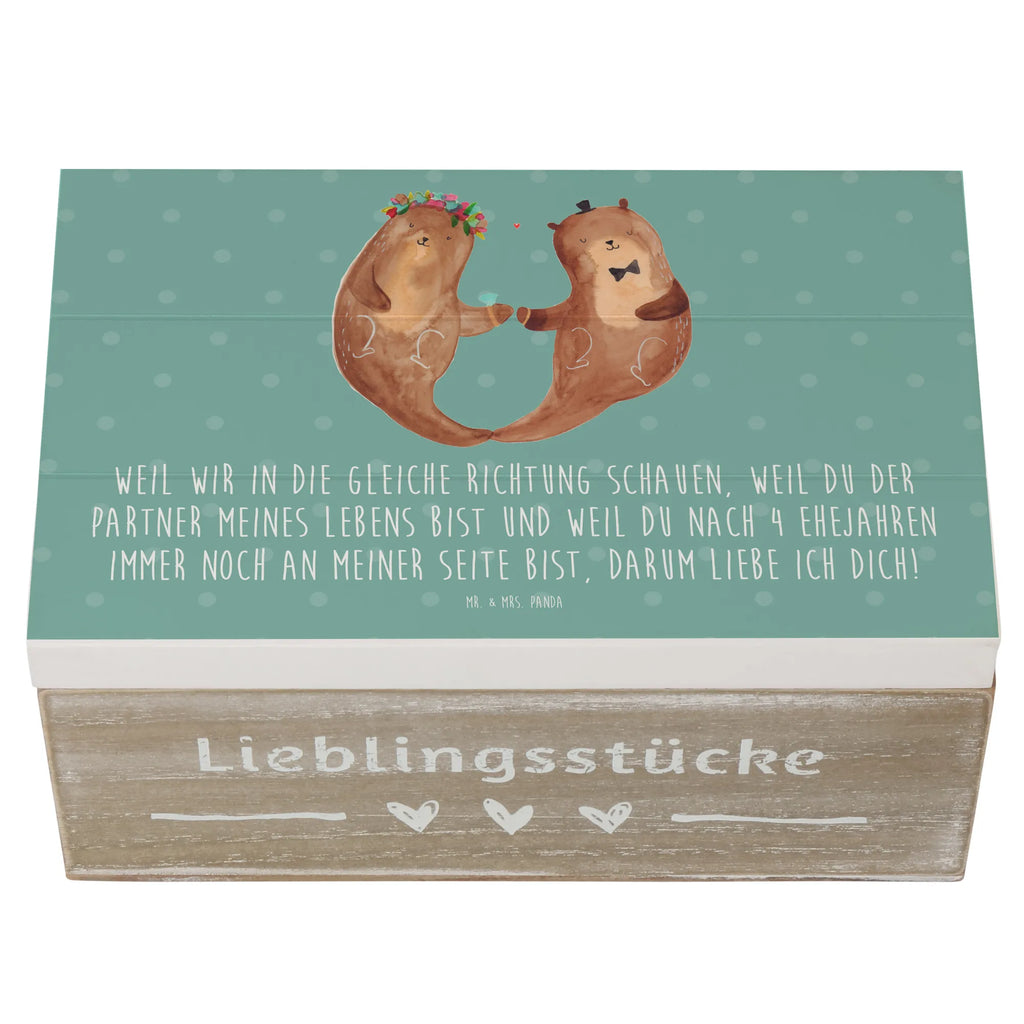 Holzkiste 4. Hochzeitstag Seidenhochzeit Holzkiste, Schatzkiste, Aufbewahrungsbox, Truhe, Schatulle, Erinnerungskiste, Erinnerungsbox, Dekokiste, Geschenkbox, Kiste, XXL, Geschenkdose, Hochzeit, Hochzeitsgeschenk, Ehe, Hochzeitsfeier, Trauung, Trauungsgeschenk, Hochzeitskarte, Verlobungsfeier, Verlobungsgeschenk, Hochzeitsgeschenkideen, Hochzeitsgeschenke für Brautpaar