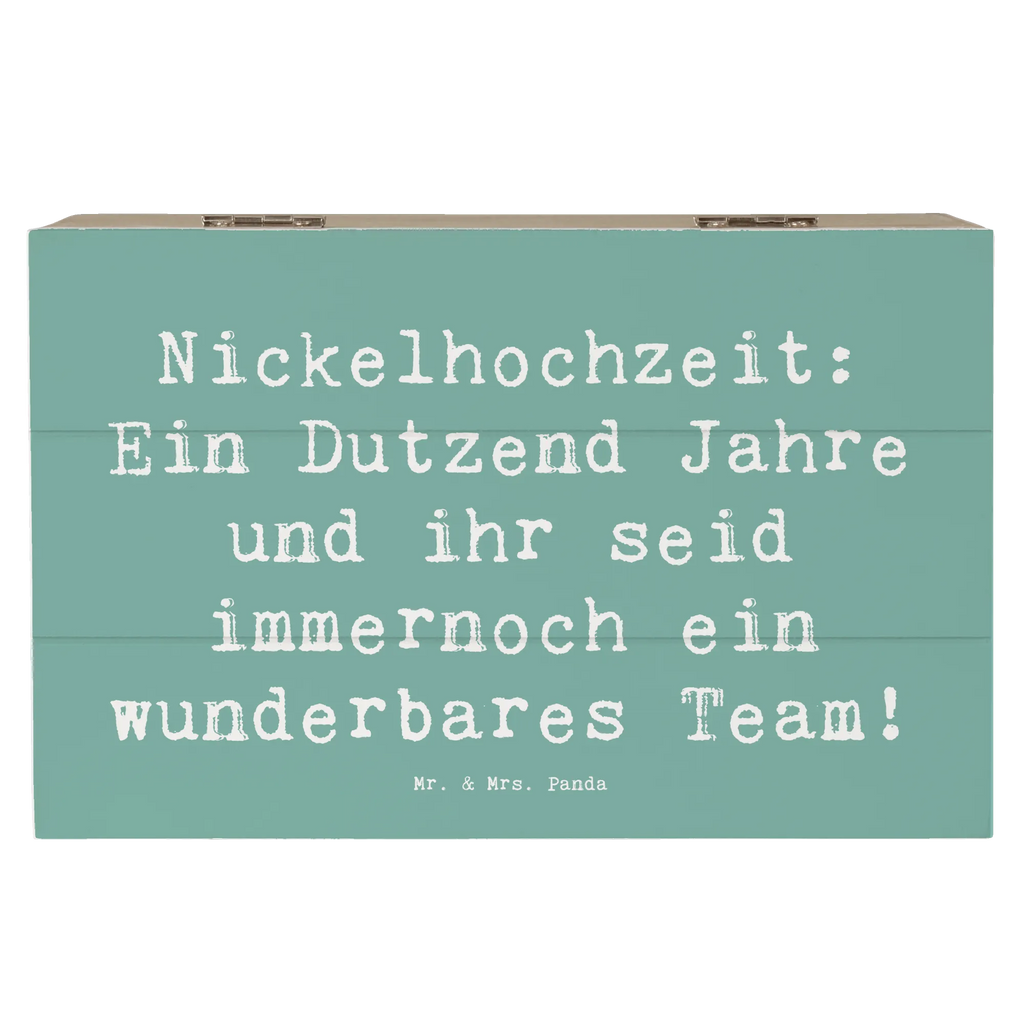 Holzkiste Spruch 12. Hochzeitstag Nickelhochzeit Holzbox mit Deckel, kiste holz, aufbewahrungstruhe, Holztruhe, Holzboxen, holztruhen, Holz Aufbewahrungsbox, Aufbewahrungskiste, holzkästchen, aufbewahrungsboxen, Aufbewahrungsbox Holz, aufbewahrungskiste mit deckel, holzschachtel, holzschatulle, Holzkiste, Holzbox, box holz, Aufbewahrungsbox, Schatulle, Aufbewahrungsbox aus Holz, aufbewahrungskisten, Box aus Holz, Holzkiste mit Deckel, Holzkisten, truhe holz, Hochzeitsgeschenke für Brautpaar, Hochzeitsgeschenkideen, Verlobungsgeschenk, Verlobungsfeier, Trauungsgeschenk, Trauung, Hochzeitsfeier, Ehe, Hochzeitsgeschenk, Hochzeit, Hochzeitskarte